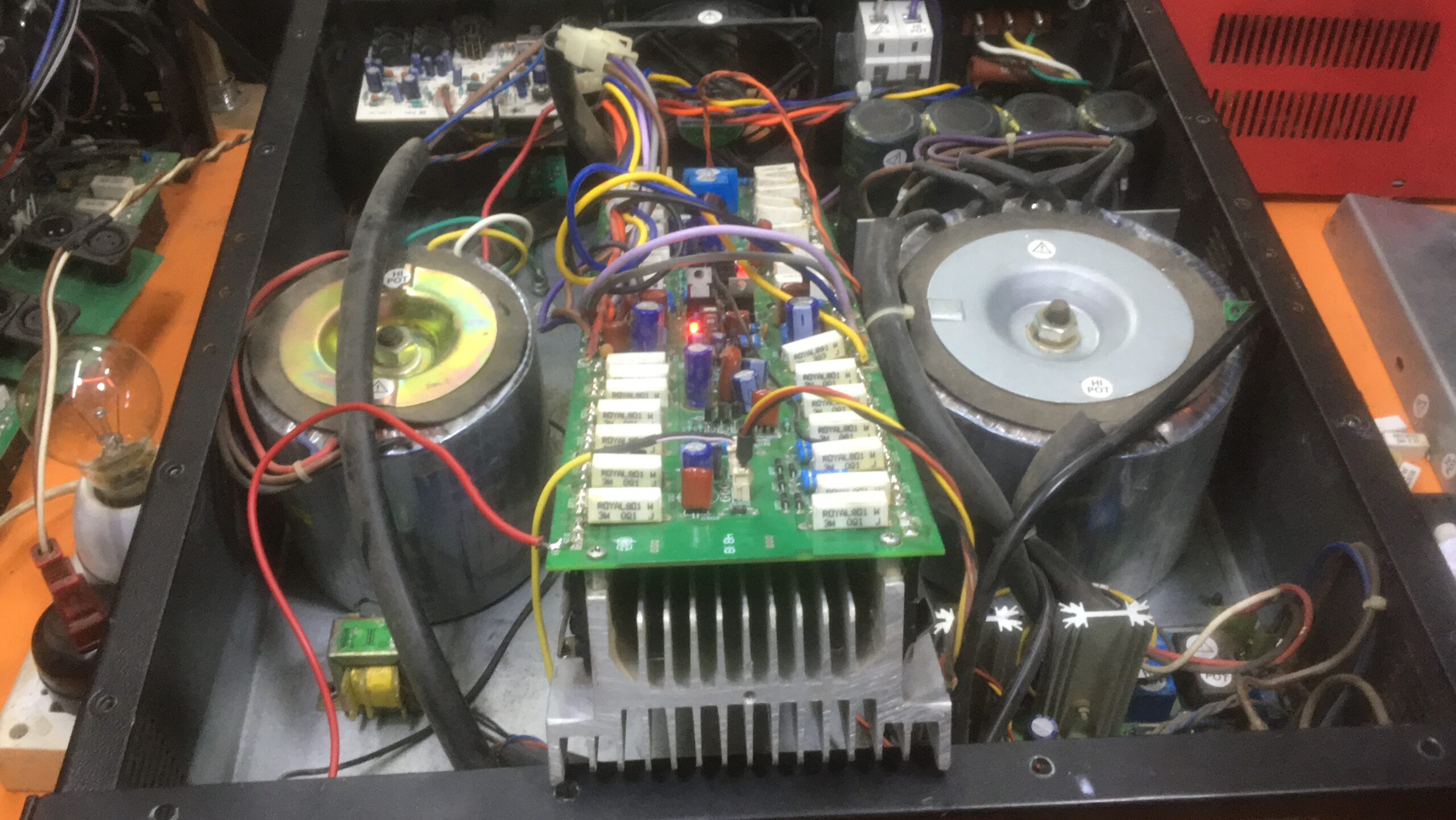 Ahuja amplifier spa 25000. electronics